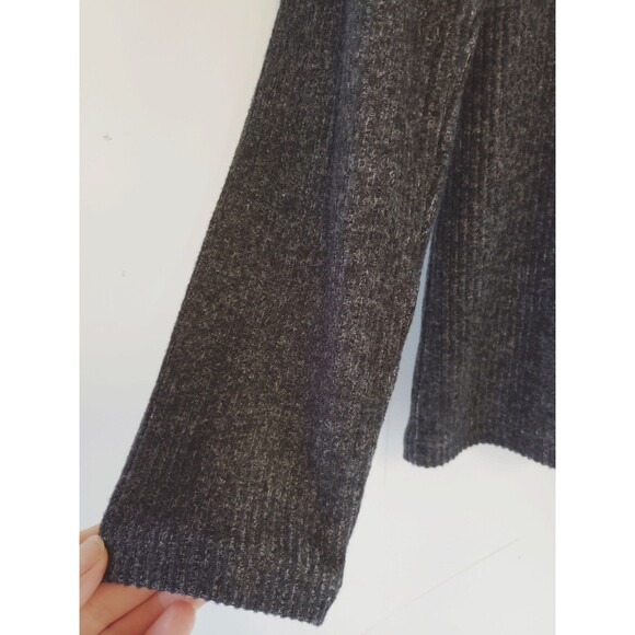 Banana Republic Ribbed gray Cardigan with button Size Small - Picture 3 of 7